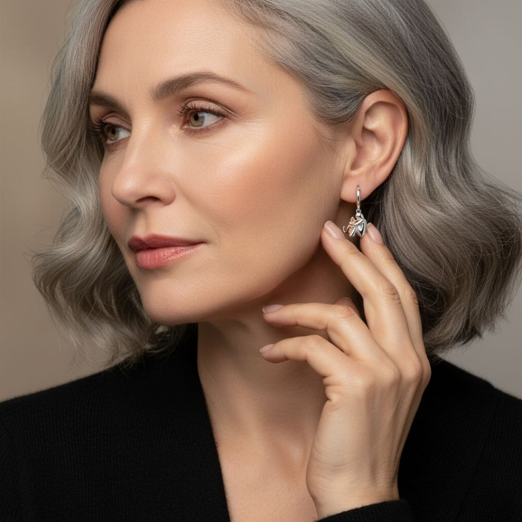 Lily | Pendientes Icono de Gato (Cierre Redondo)