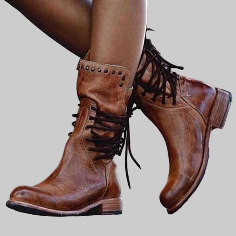 Elisa | Botas retro de media caña con cordones y tachuelas