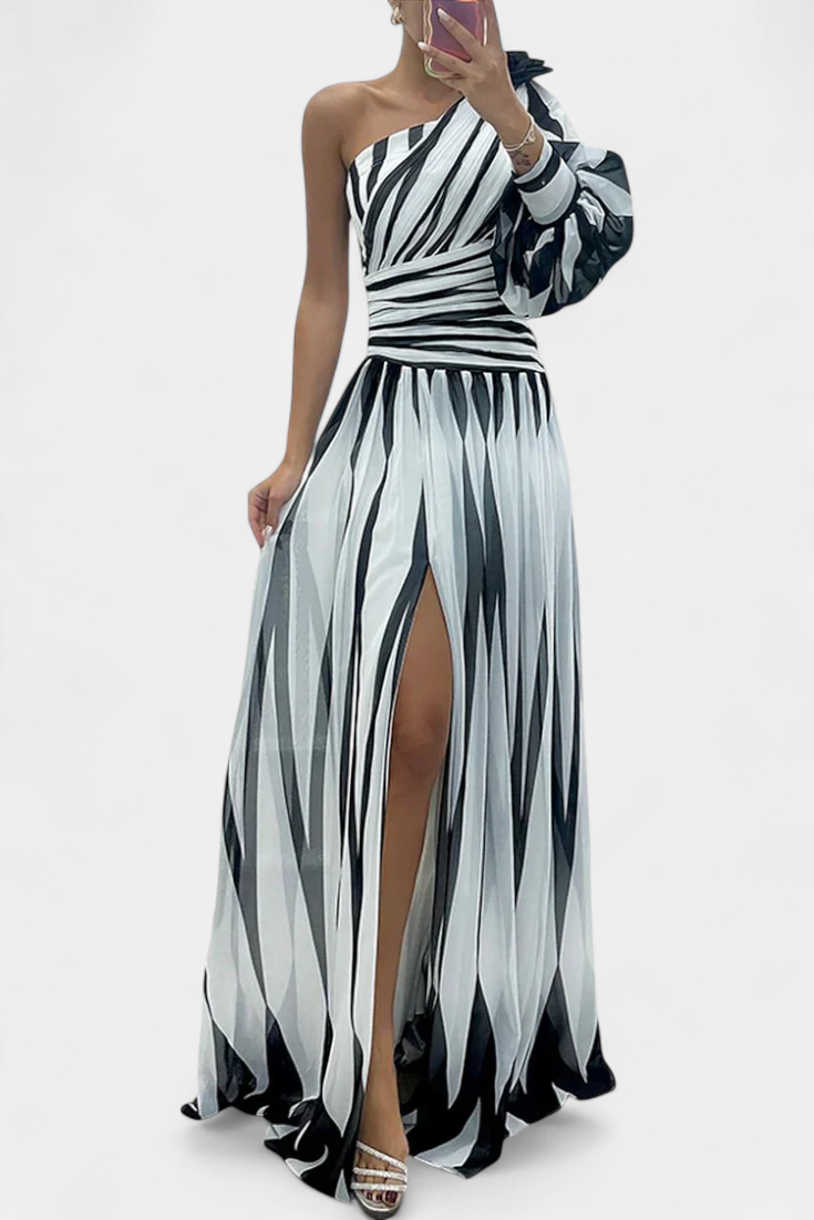 Bethania | Vestido Maxí Elegante de Rayas con Un Solo Hombro
